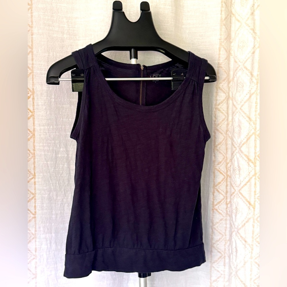 2 for $15
Loft Navy Sleeveless Cotton tank with zipper on back